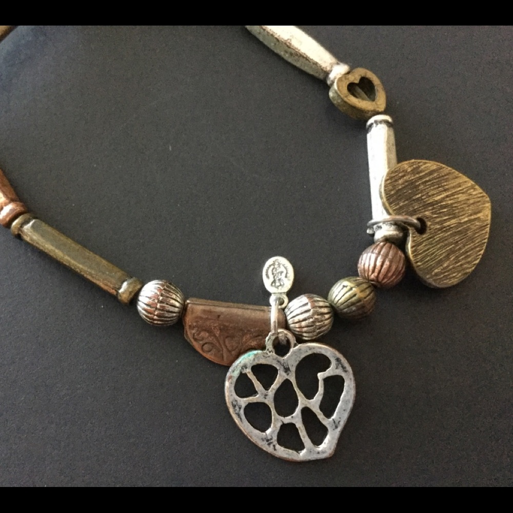 ADORABLE HEART BRACELET! - Picture 2 of 4